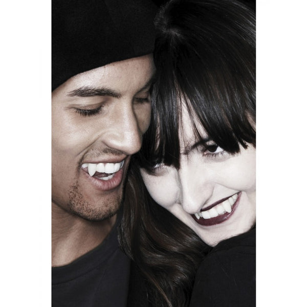 Classic Deluxe Vampire Fangs